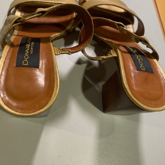 Donna Karan - Size 8.5M -  Women's leather band sandal block heel in gold, Italy - Picture 2 of 11